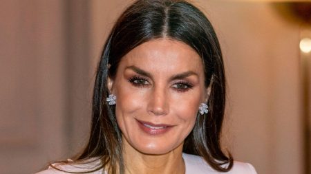 What does Queen Letizia carry in her bag