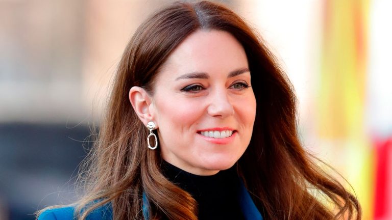 Kate Middleton’s appearance made us forget the Prince Andrew scandal (Photos) outfit Kate Middleton