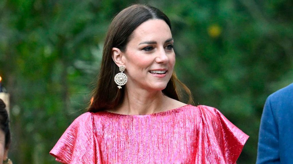 Kate Middleton wastes elegance in her trip to Belize (Photos) Kate Middleton pink dress