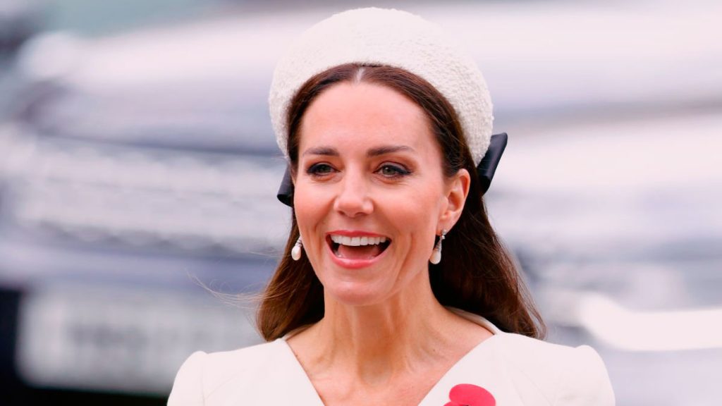 Kate Middleton pays a small tribute to Princess Diana Kate Middleton on Anzac Day