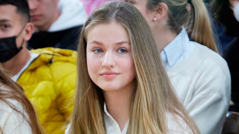 Princess Leonor’s first solo appearance without a mask reveals changes in her face (Photos) Princess Leonor teeth » Princess of Spain