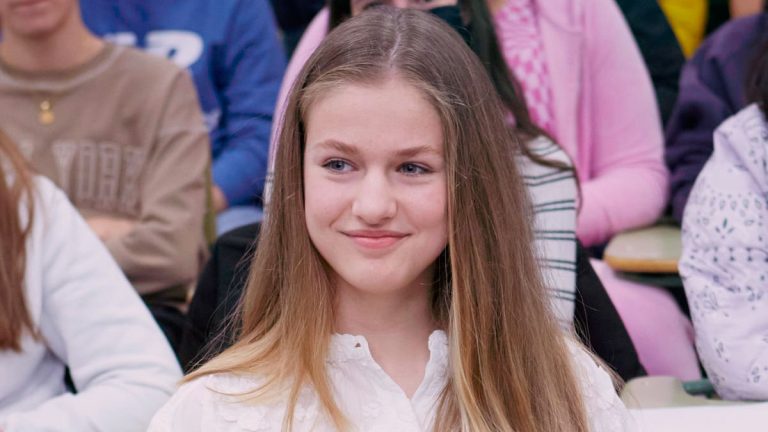 Photo of Princess Leonor’s mysterious “friend” leaks out Speech of Princess Leonor at the Princess of Girona Awards 2022 » Princess of Spain