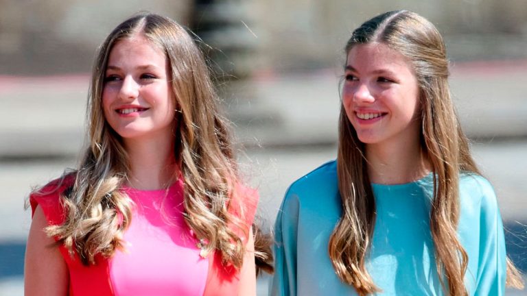 Details of the reappearance of princess Leonor and infanta Sofia during their vacations in Mallorca Princess Leonor in Palma de Mallorca