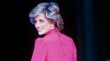 Did Princess Diana really dance on stage Uptown Girl? Princess Diana dancing uptown girl