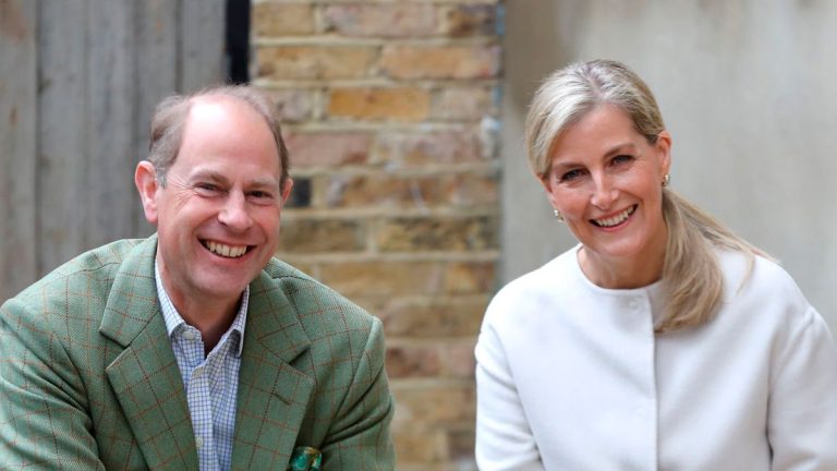 The romantic photo of Prince Edward and Sophie, Countess of Wessex, that few have seen Picture of Prince Edward and Sophie Countess of Wessex