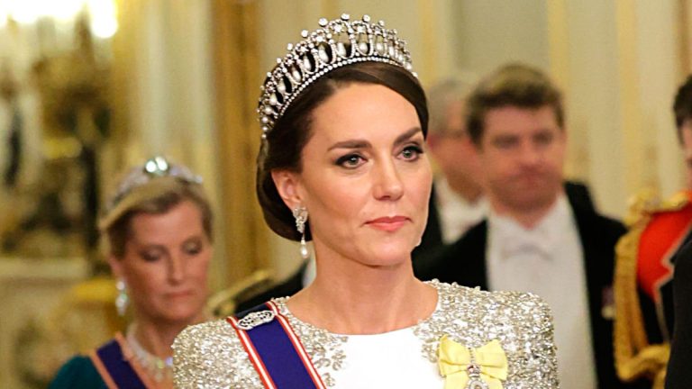 Kate Middleton wears spectacular cape design her favorite tiara Kate Middleton's state dinner dress