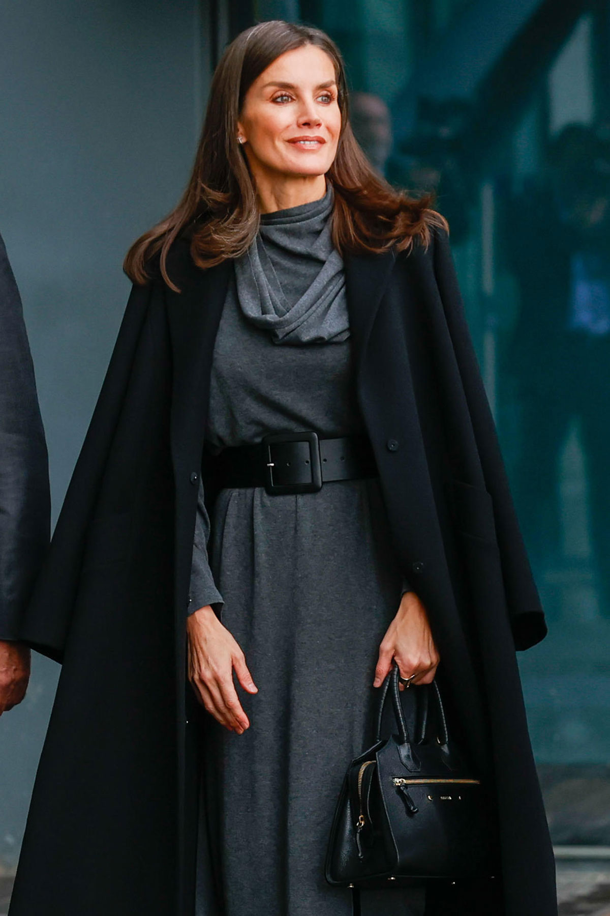 Queen Letizia in a gray dress » Fashion