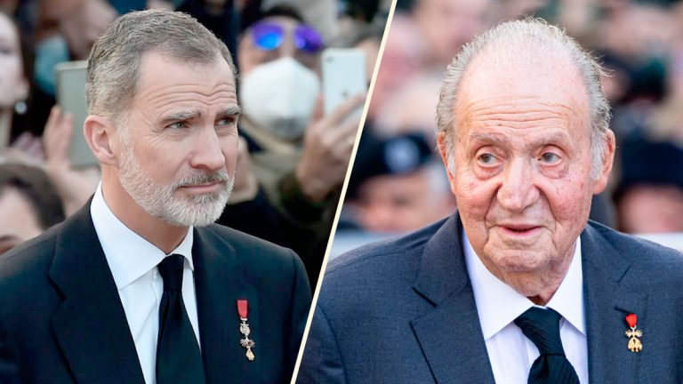 PHOTO: The affectionate gesture between King Felipe and his father, Juan Carlos I that almost nobody saw Kiss of King Felipe and Juan Carlos