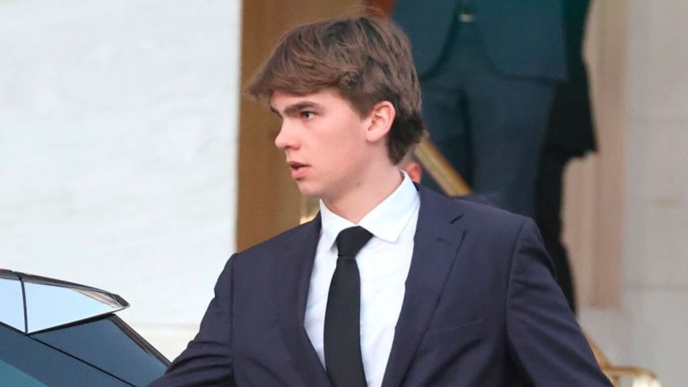 Miguel Urdangarin stars in the most tender moment at the funeral of Constantine of Greece. Miguel Urdangarin son of the Infanta Cristina