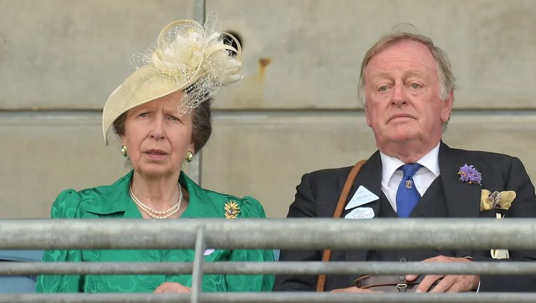 The truth about the romance between Princess Anna and Andrew Parker Bowles, Queen Camilla’s ex-husband Andrew Parker Bowles Princess Anne
