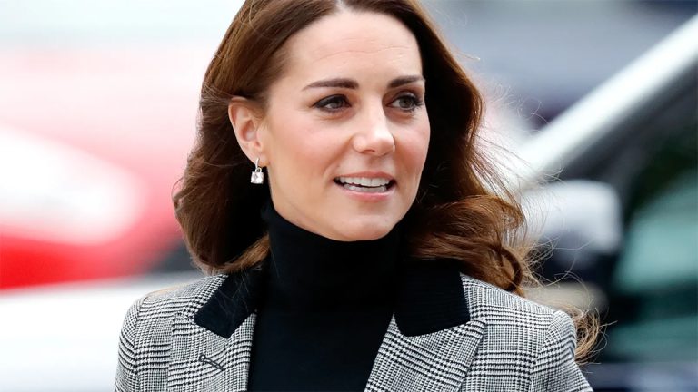 Kate Middleton’s Casual Chic: How to Style Jeans Like a Princess kate middleton in jeans » Prince of Wales