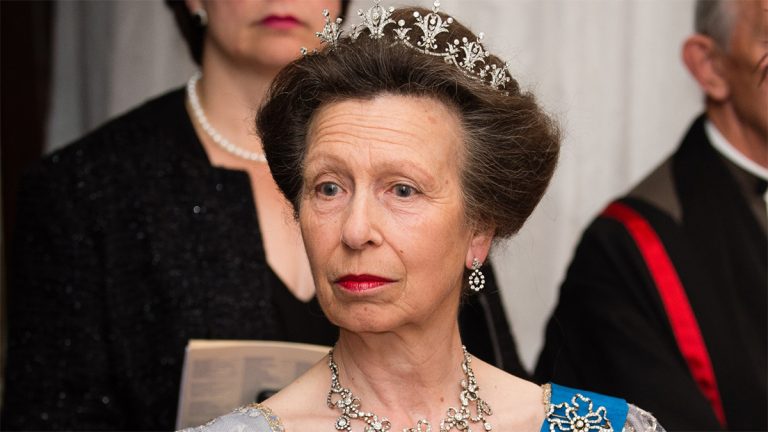 Princess Anne is inspired by Kate Middleton: She looked stunning in a ball gown Princess Anne in International Financing Review Awards