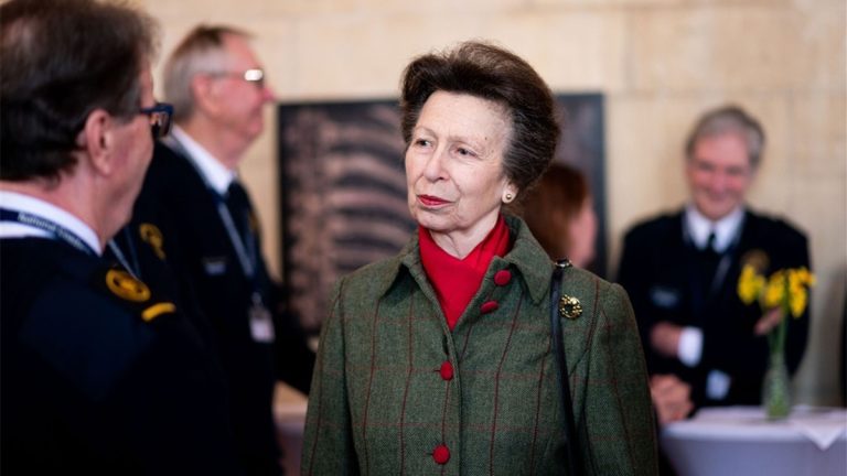 What was Princess Anne doing at Princess Leonor´s school in Wales? Princess Anne at UWC Atlantic College