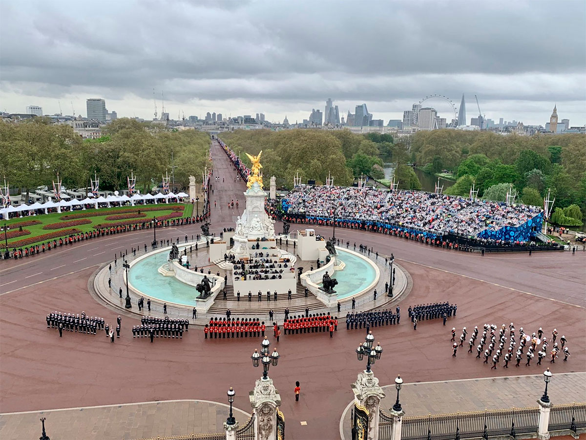 Procession from Buckingham Palace to Westminster Abbey