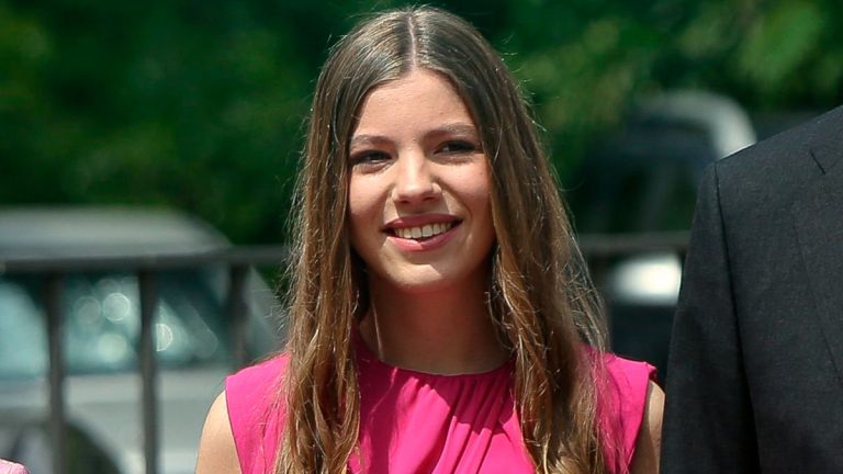 Infanta Sofia wears a beautiful fuchsia jumpsuit at her confirmation, how much does the garment cost? Infanta Sofia in a fuchsia jumpsuit