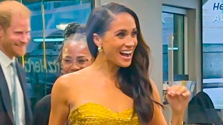 The hidden details in Meghan Markle’s body language during the Women of Vision Gala Meghan Markle's body language at Women of Vision