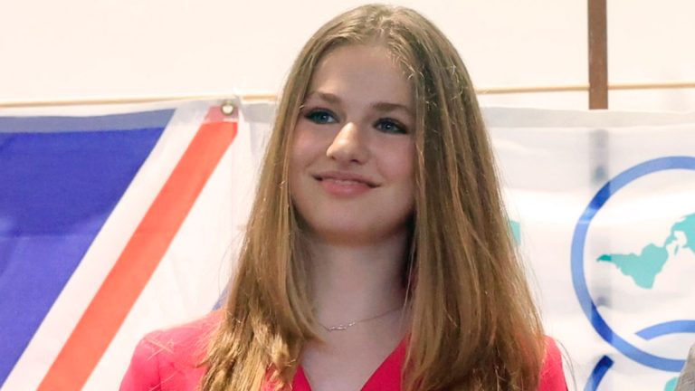 Princess Leonor dazzles at her graduation from UWC Atlantic College, How much did her styling cost? relationship between Leonor and her grandmother Sofia » Princess of Spain