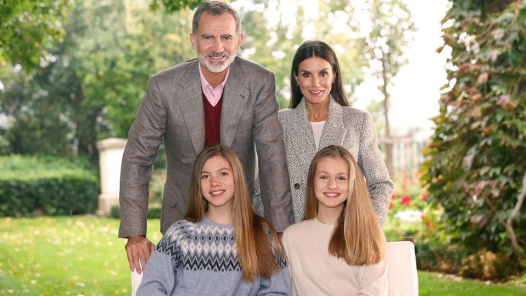 It is already known who will accompany Princess Leonor to her graduation ceremony Princess Leonor's graduation ceremony