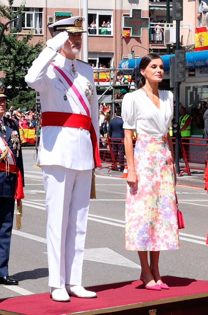 Queen Letizia at the military parade » Fashion