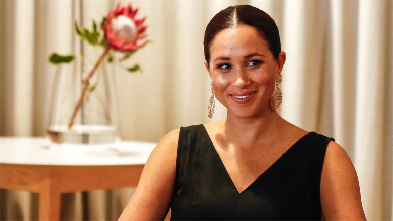 PHOTOS: Meghan Markle reappears without makeup, sad but with expensive accessory New photos of Meghan Markle