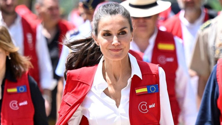 How much does Queen Letizia’s cooperation styling cost? Queen Letizia's Cooperative Style