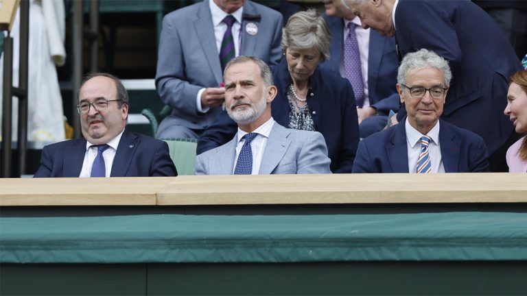 PHOTOS: King Felipe at Wimbledon: A true fan of movie stars King Felipe at Wimbledon 2023
