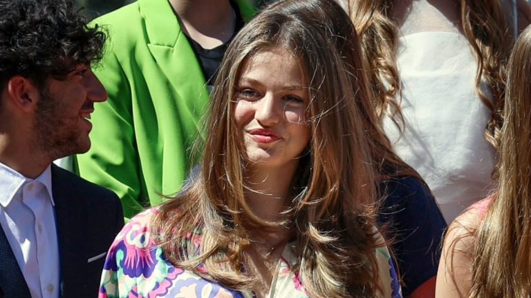 Princess Leonor wears a new low-cost flower print dress that is already sold out Princess Leonor in a flower print dress