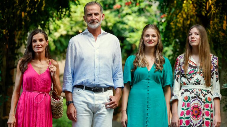 The first photos of the Spanish Royal Family on vacation in Mallorca Spanish Royal Family Holidays in Palma de Mallorca 2023