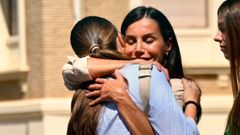 When will Queen Letizia be able to see her daughter Leonor again? Princess Leonor in the army
