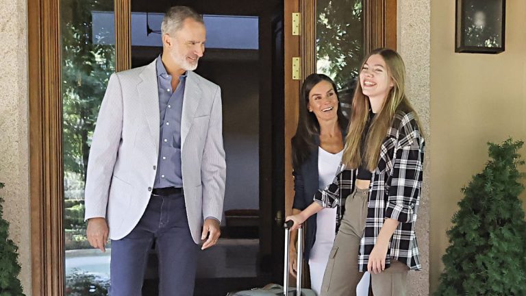 PHOTOS: Spain’s Infanta Sofia ready to start her new life in Wales Infanta Sofia travels to Wales