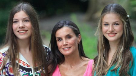 Leonor and Sofia visit farm in Mallorca