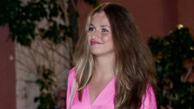 Princess Leonor wears pink to see ‘Barbie’ at the cinema in Mallorca Princess Leonor in a pink dress » Princess of Spain
