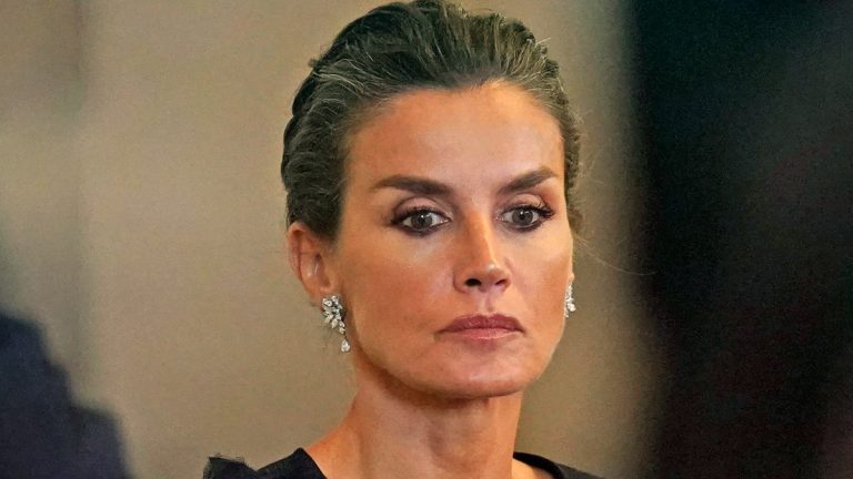 Queen Letizia marked by the absences of her daughters Infanta Sofia's farewell