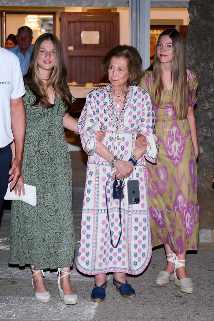 Spanish royal family dinner in Mallorca » Letizia Ortiz