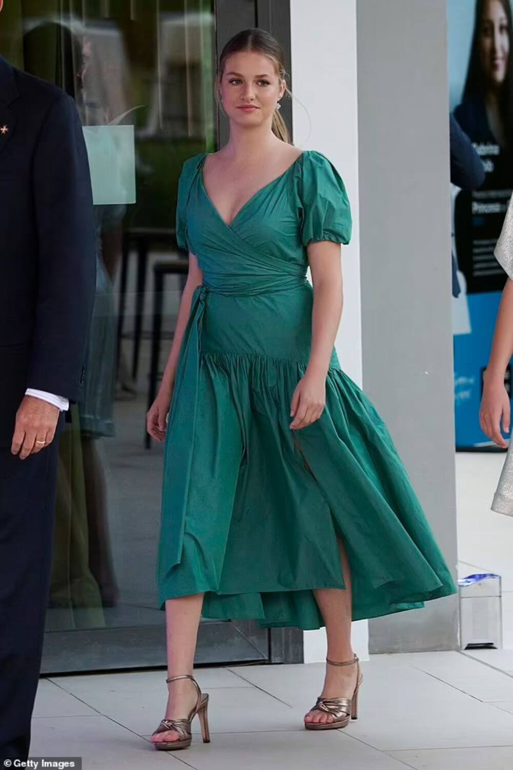 Princess Leonor in an emerald green gown
