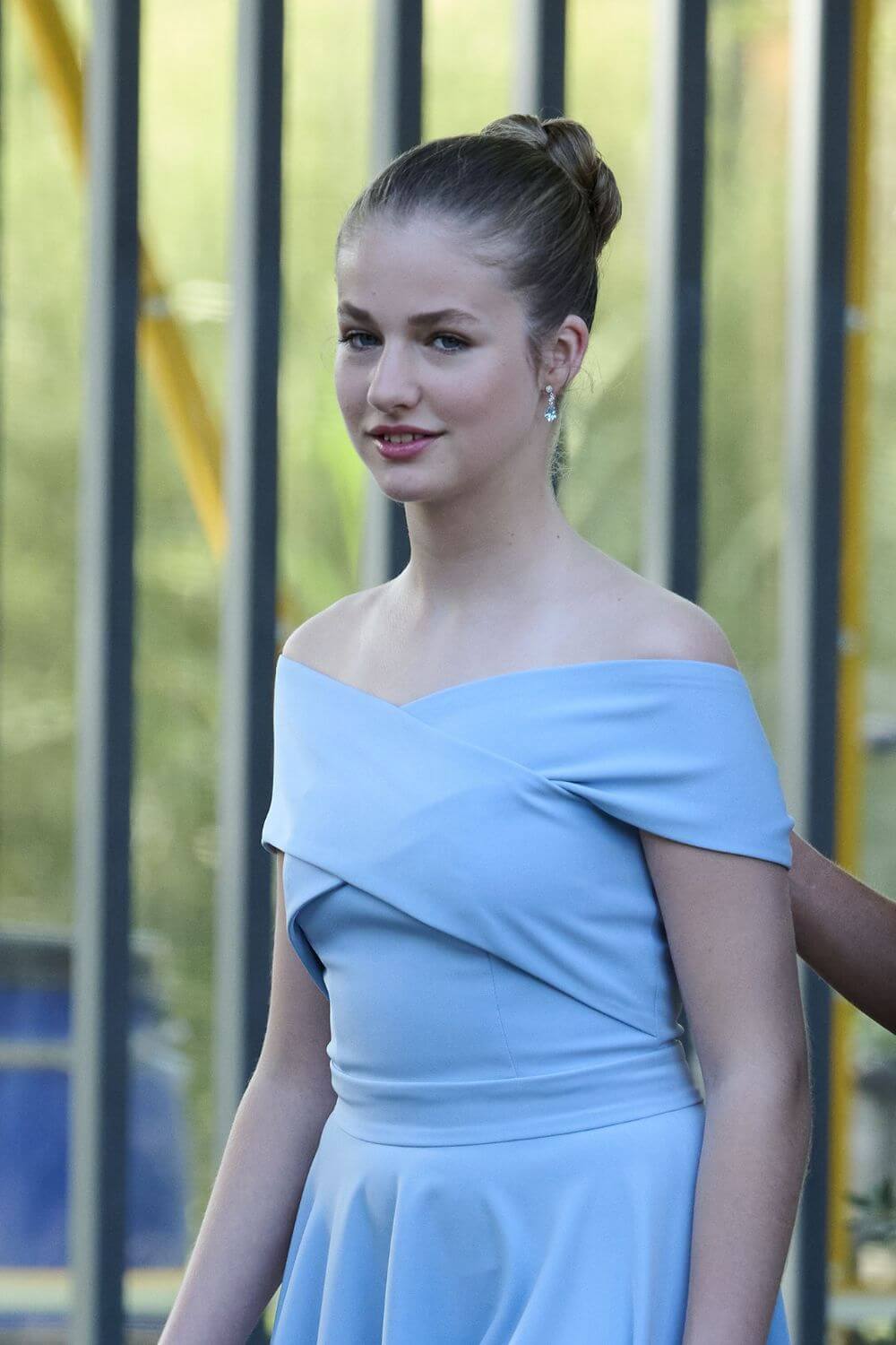 Princess Leonor wearing a royal blue evening gown