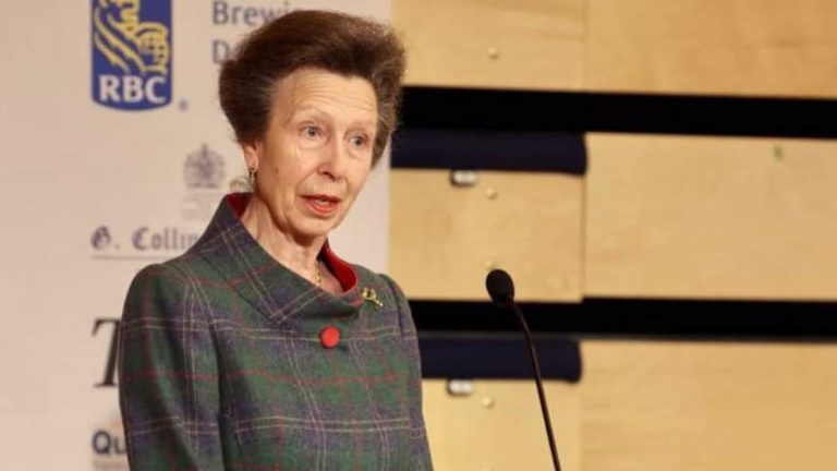 Princess Anne gave an inspirational speech to students at her former high school Princess Anne visits Benenden