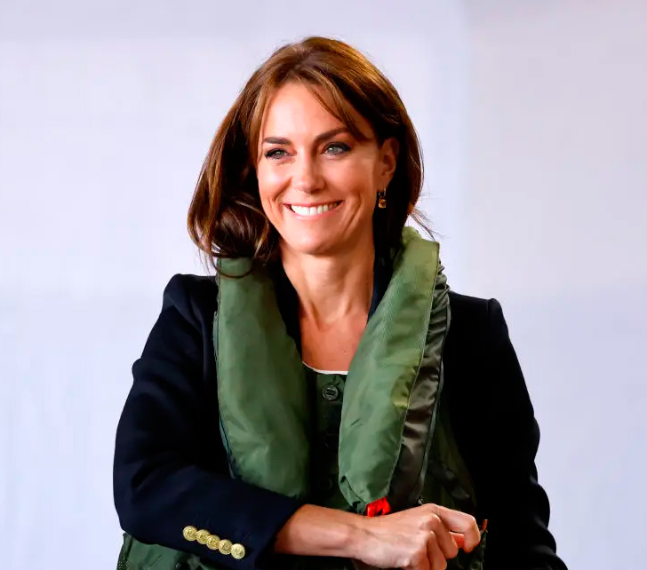 Kate Middleton lifejacket