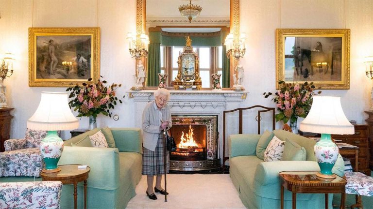 On the day Queen Elizabeth II made her final appearance Queen Elizabeth with Liz Truss