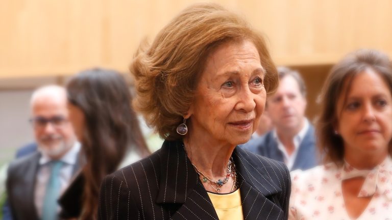 Queen Sofia dazzles in autumnal style during her visit to Malaga Queen Sofia in Malaga