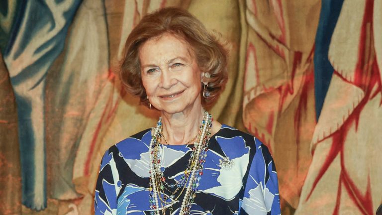 Queen Sofia’s striking style at the FEBA Annual Convention Queen Sofia's at the FEBA Annual Convention