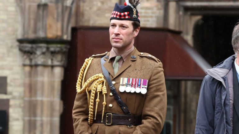 “Major Eye Candy”: New PHOTOS of Johnny Thompson, King Charles III’s handsome equerry who continues to gain fans Photos major johnny thompson