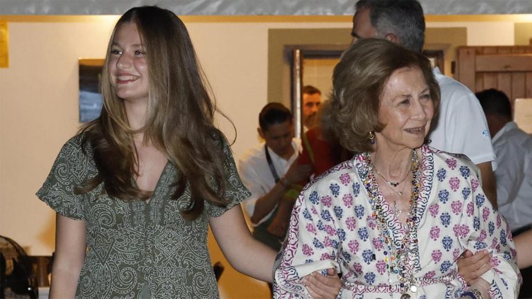 Queen sofia at oath of allegiance to the Constitution princess leonor