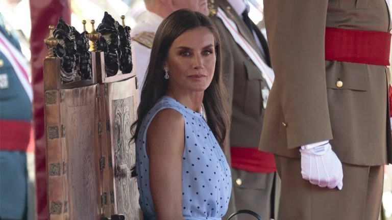 Watch: Queen Letizia’s tears during Princess Leonor’s flag swearing-in: What are the other emotional moments? Queen Letizia's gestures during Leonor's oath to the flag