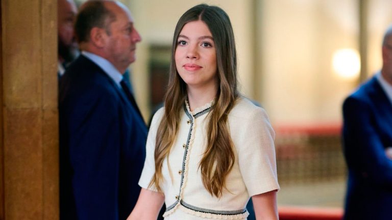 Infanta Sofia wears a comfortable short tweed dress at the audience before the Princess of Asturias Awards Infanta Sofia in a short tweed dress