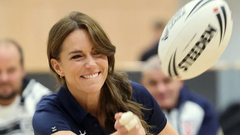 Kate Middleton gets sporty during visit to Wheelchair Rugby Kate Middleton playing Rugby in a wheelchair