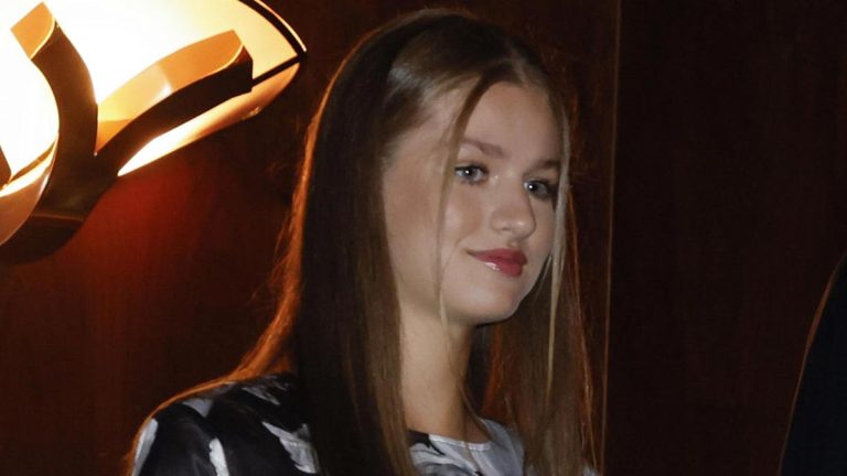 What did Princess Leonor do to her hair? This was her outfit for the concert before the Princess of Asturias Awards Princess Leonor at the Princess of Asturias Awards Concert