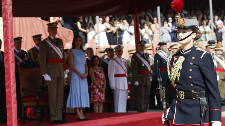 PHOTOS: Princess Leonor pledges allegiance to the flag in emotional ceremony Princess Leonor's Pledge of Allegiance to the Flag