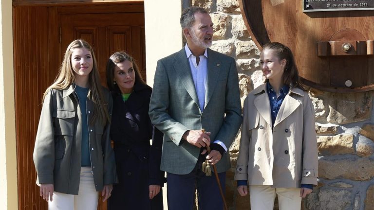 These are the best photos of the Spanish Royal Family on the occasion of the Award of the Best Town of the Asturias 2023 Best Town of Asturias 2023