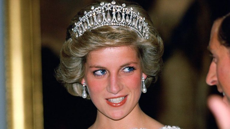 Who was Princess Diana’s personal astrologer and what did she predict the month before she died? Princess Diana's astrologer